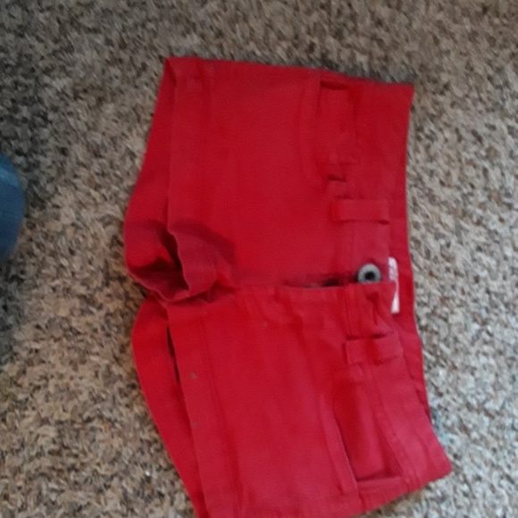 Shorts - Picture 2 of 4